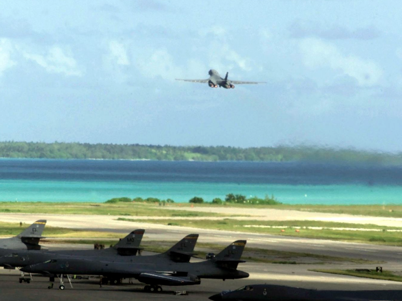 Пентагон може використовувати авіабази тільки за схвалення уряду Великобританії