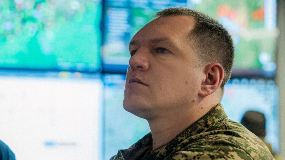 Пивненко считает, что Украина потеряла много населения и территорий, и потому не может просто остановиться и отдавать землю