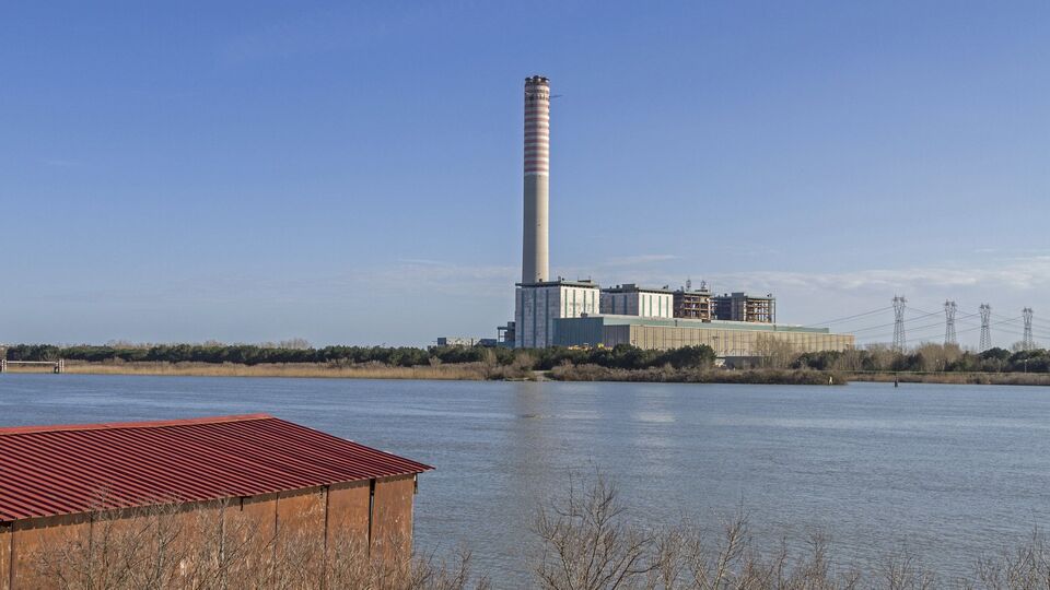 У Міненерго заявили, що обладнання з виведених з експлуатації ТЕЦ і ТЕС допоможе швидко відновити роботу основних станцій України