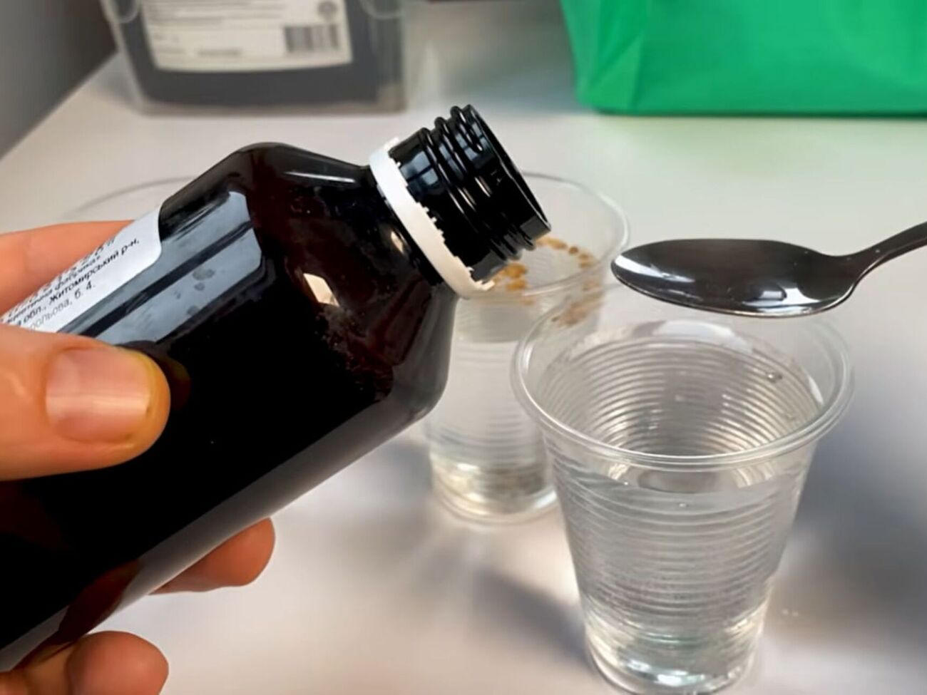 Замочування в розчині з додаванням перекису водню знезаражує посівний матеріал