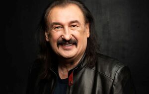 Гіга похований у Львові на Личаківському кладовищі