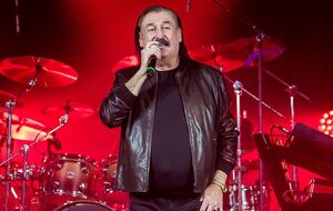 Степан Гіга народився 16 листопада 1959 року