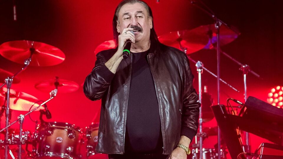 Степан Гига родился 16 ноября 1959 года