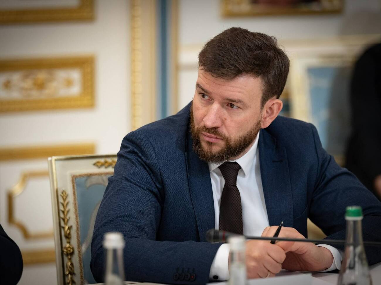 Повышение варьируется от 100 до 2595 грн, указал Улютин