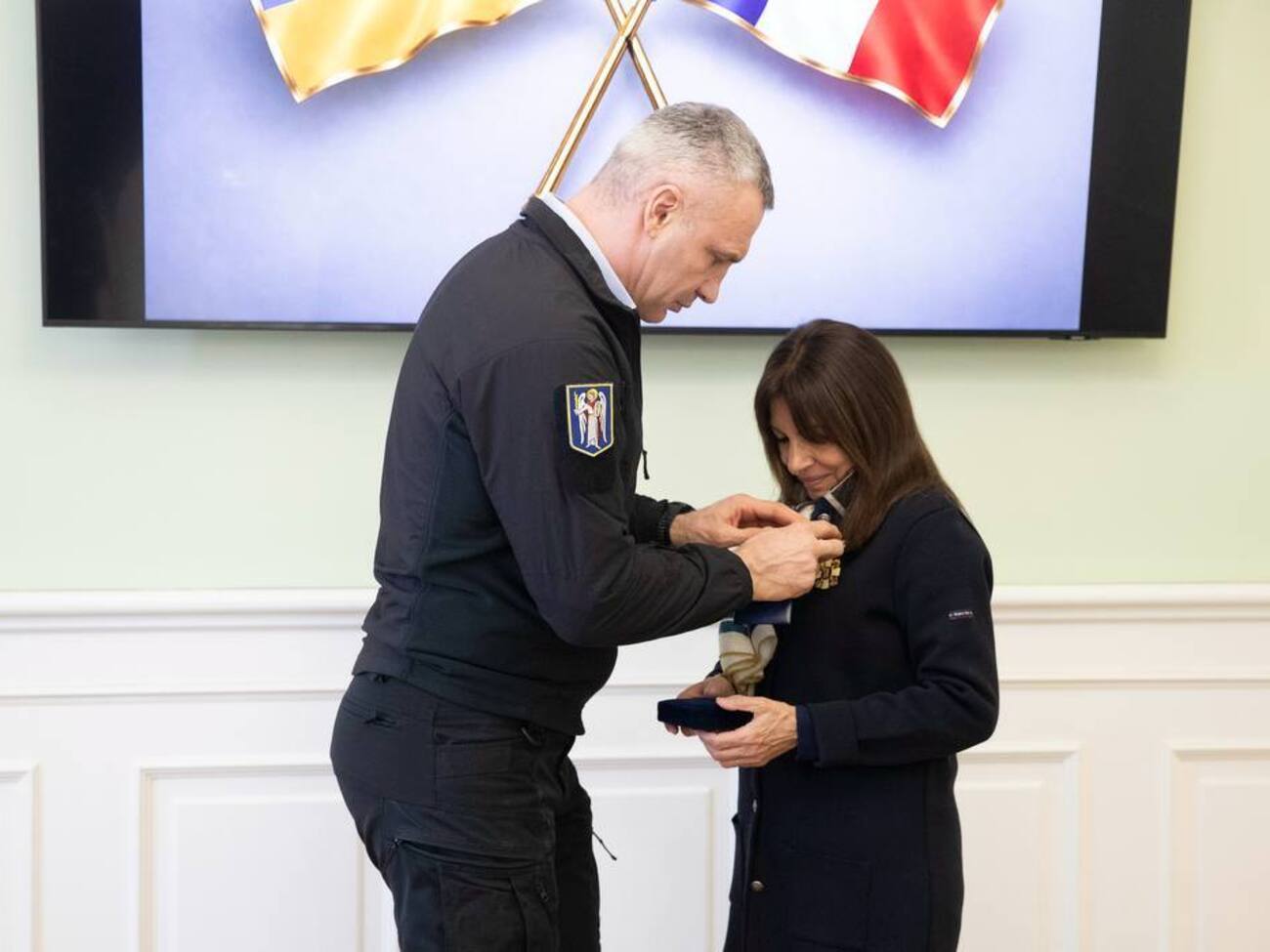 Париж передает Киеву восемь генераторов мощностью по 112 кВт