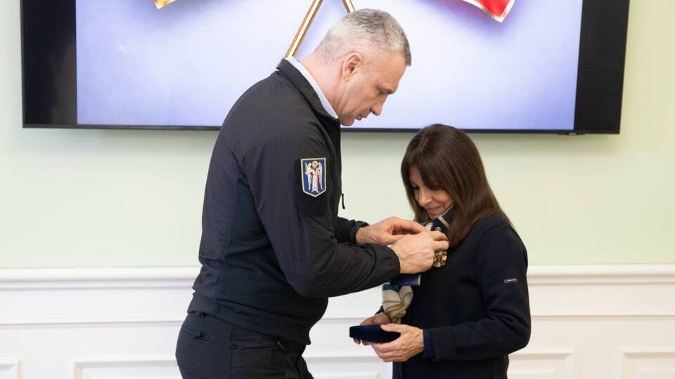 Париж передает Киеву восемь генераторов мощностью по 112 кВт