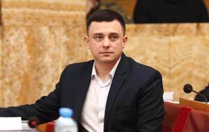 За словами Цебера, Орбан ідеологічно налаштований проти України й не може змінити свою позицію через компромат і підтримку Росії