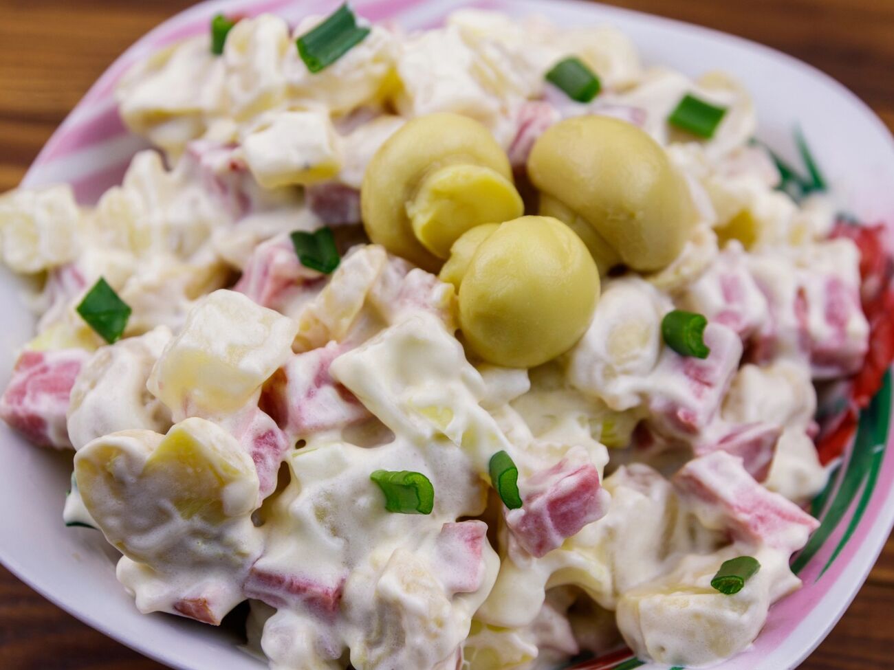 Лук для салата нужно замариновать