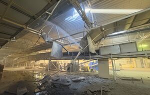 Ракета РФ влучила у виробниче відділення заводу