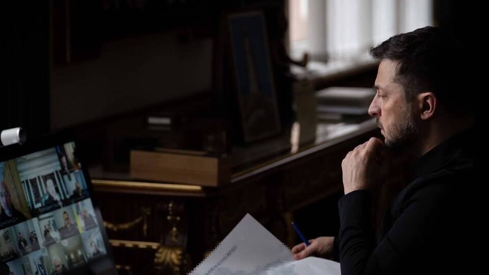 Зеленский провел селектор по ситуации в регионах после ночного удара российских ракет и дронов