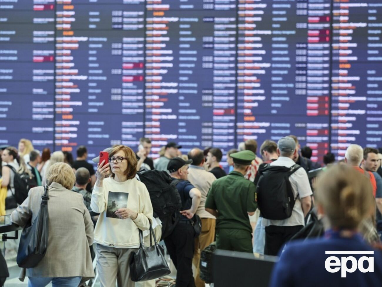 Аеропорти Москви зупинили роботу