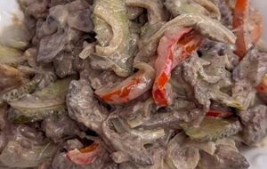 Для салата понадобится 400 г куриной печени