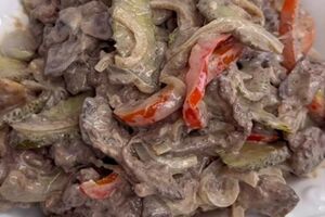 Для салата понадобится 400 г куриной печени