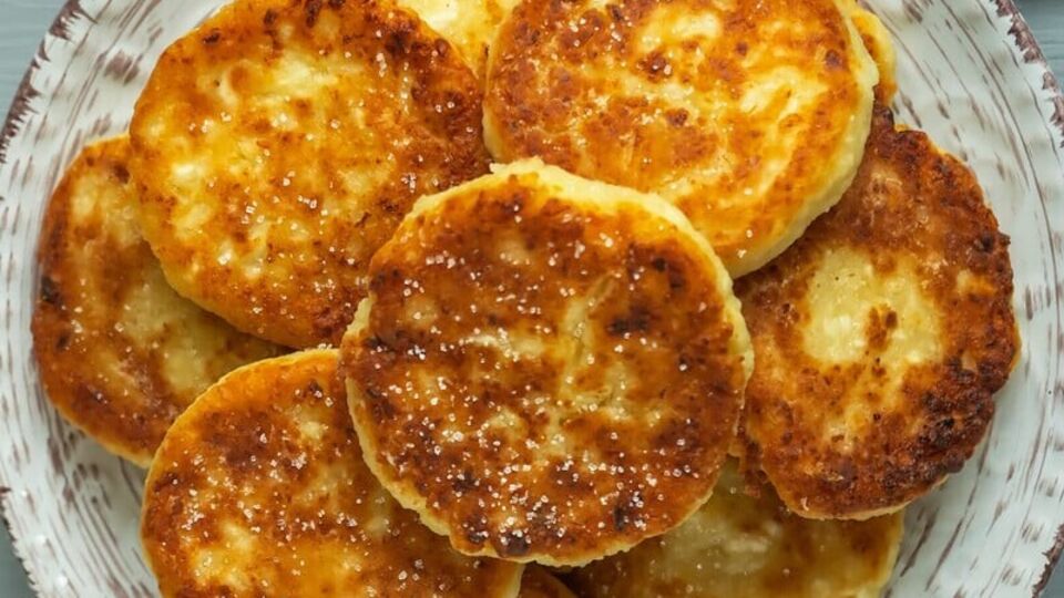 Для блюда возьмите 700 г творога