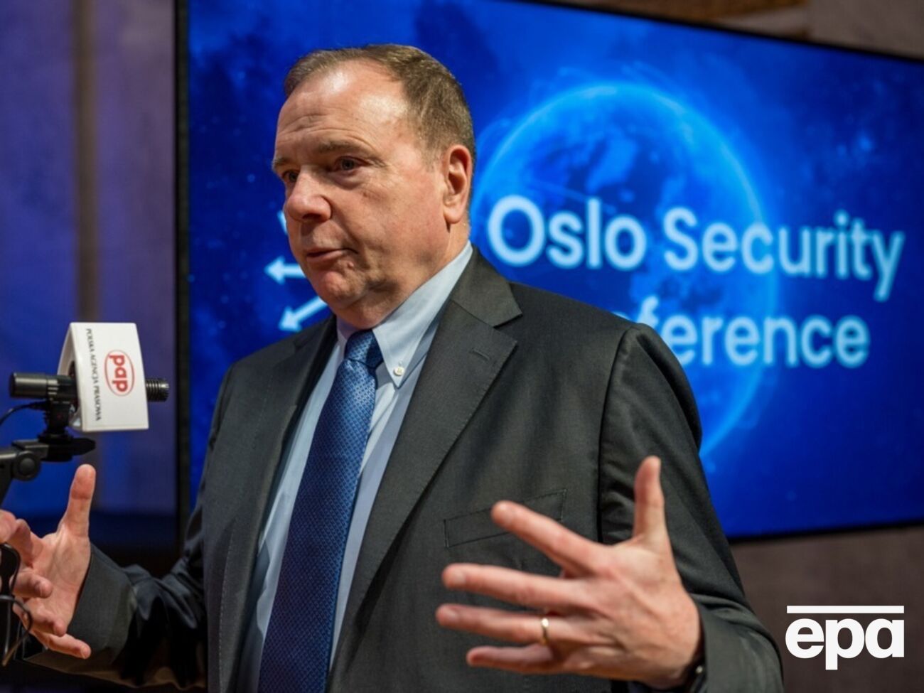 Трамп тисне на Україну, щоб ухвалити угоду до 4 липня, заявив Годжес