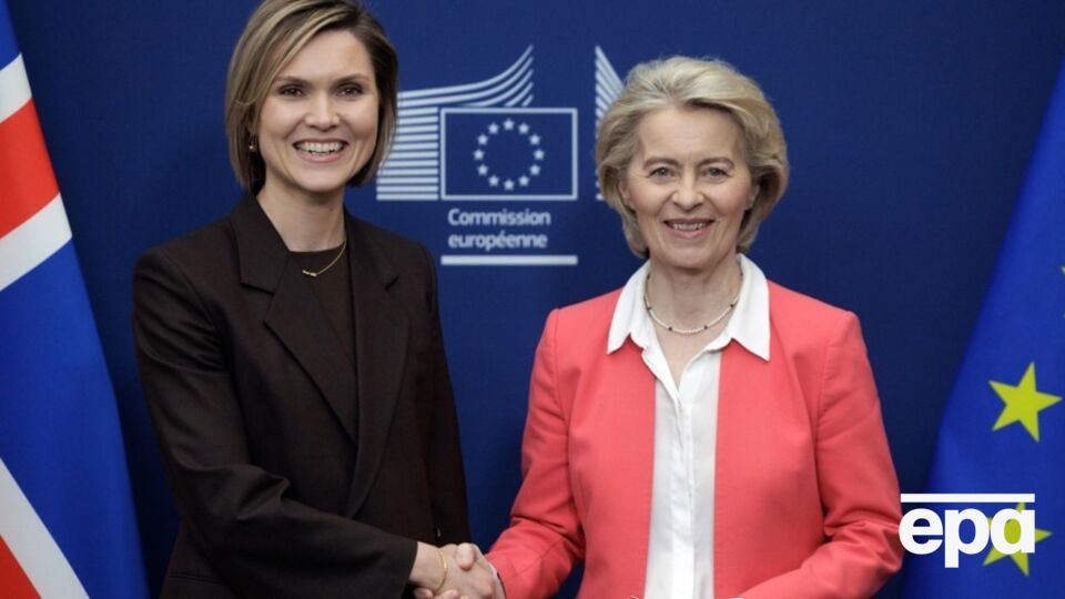 В прошлом месяце президент Еврокомиссии Урсула фон дер Ляйен встречалась с премьером Исландии Фростадоуттир
