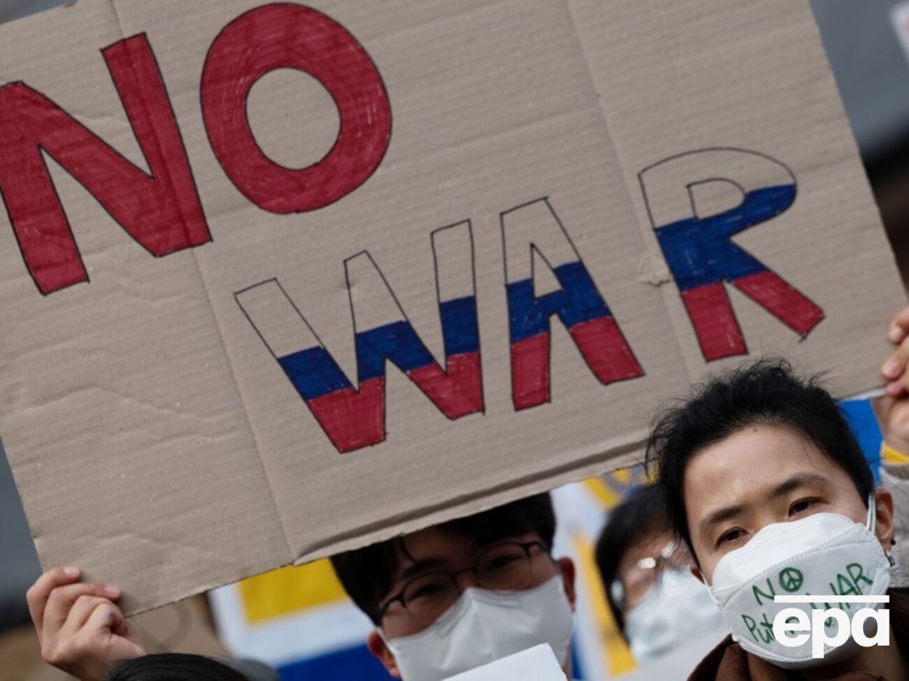 На початку повномасштабного вторгнення біля посольства Росії в Сеулі відбувалися мітинги на підтримку України