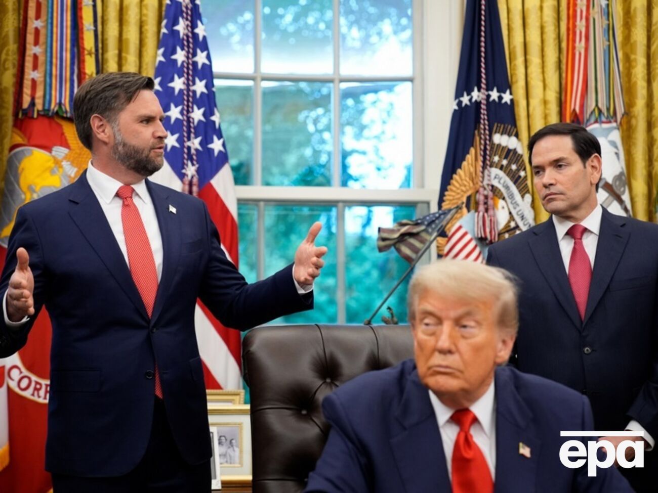 Трамп размышляет над тем, кто будет баллотироваться в президенты от республиканцев