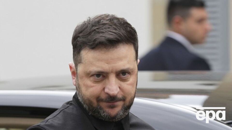 Зеленський поскаржився, що йому надто довго спускатися в укриття