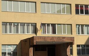 Взрыв произошел в укрытии лицея, где шли уроки, утверждают родители