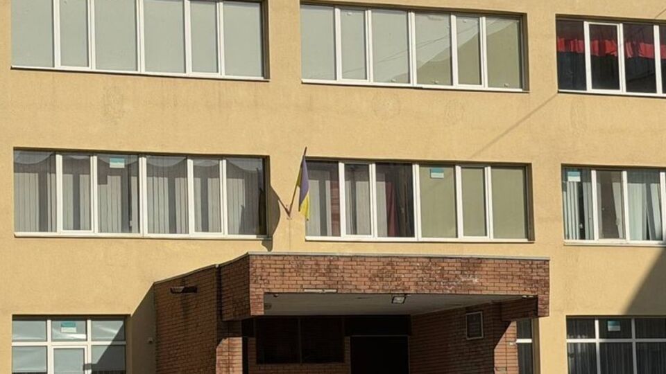 Взрыв произошел в укрытии лицея, где шли уроки, утверждают родители