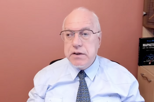 Липсиц: Несколько лет в условиях войны Россия продержалась, тратя последние резервы