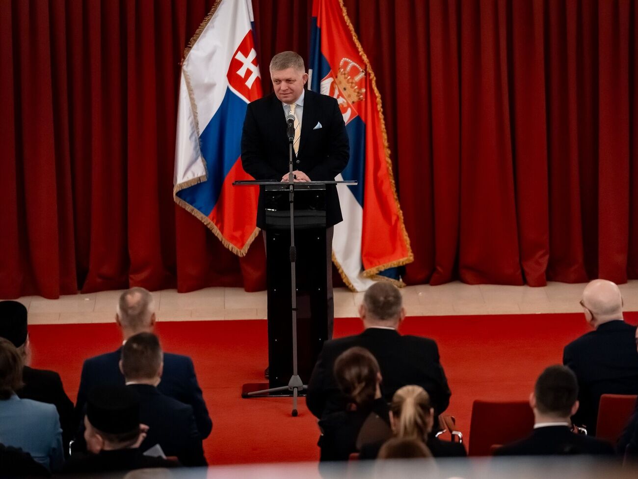 Фіцо погрожує блокувати євроінтеграцію України