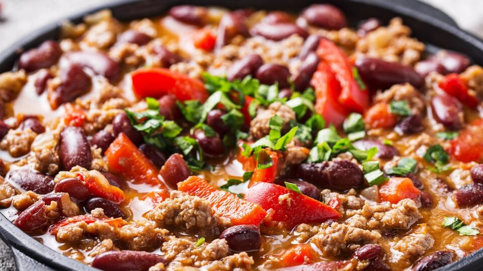 Для блюда понадобятся помидоры в собственном соку