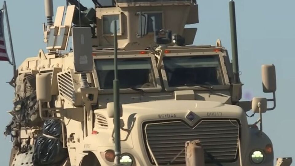 Американцы вывозят технику с военной базы