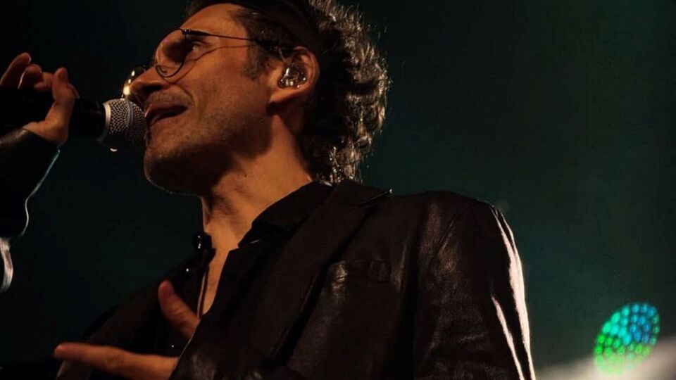 Балан – молдавский певец, композитор, продюсер, музыкант-мультиинструменталист