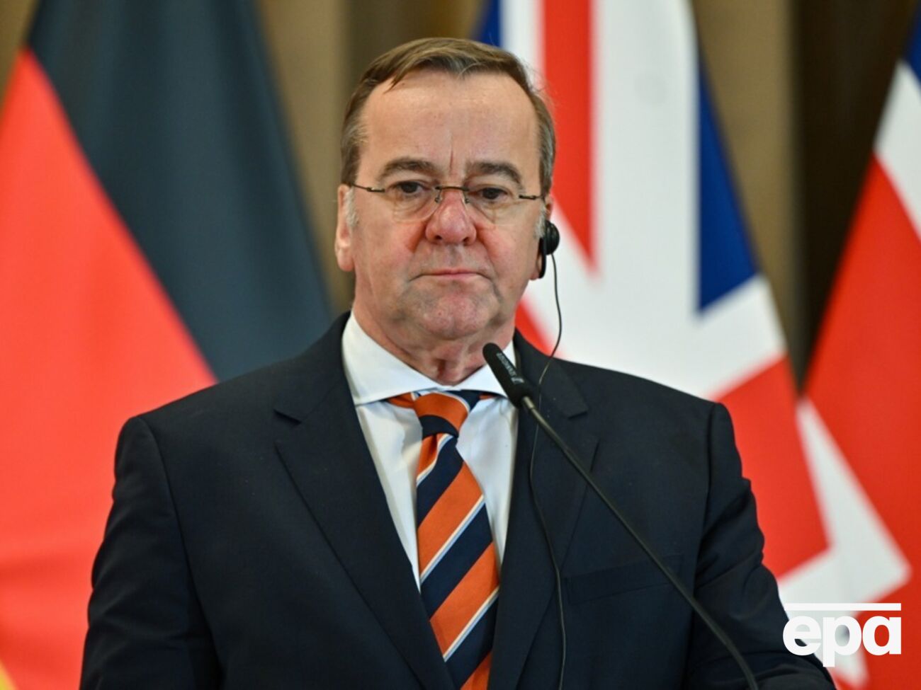 Путин только делает вид, что ведет переговоры, заявил Писториус