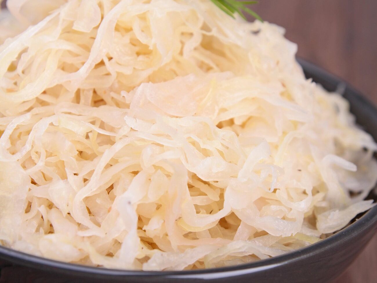 Для цього салату знадобиться два яблука