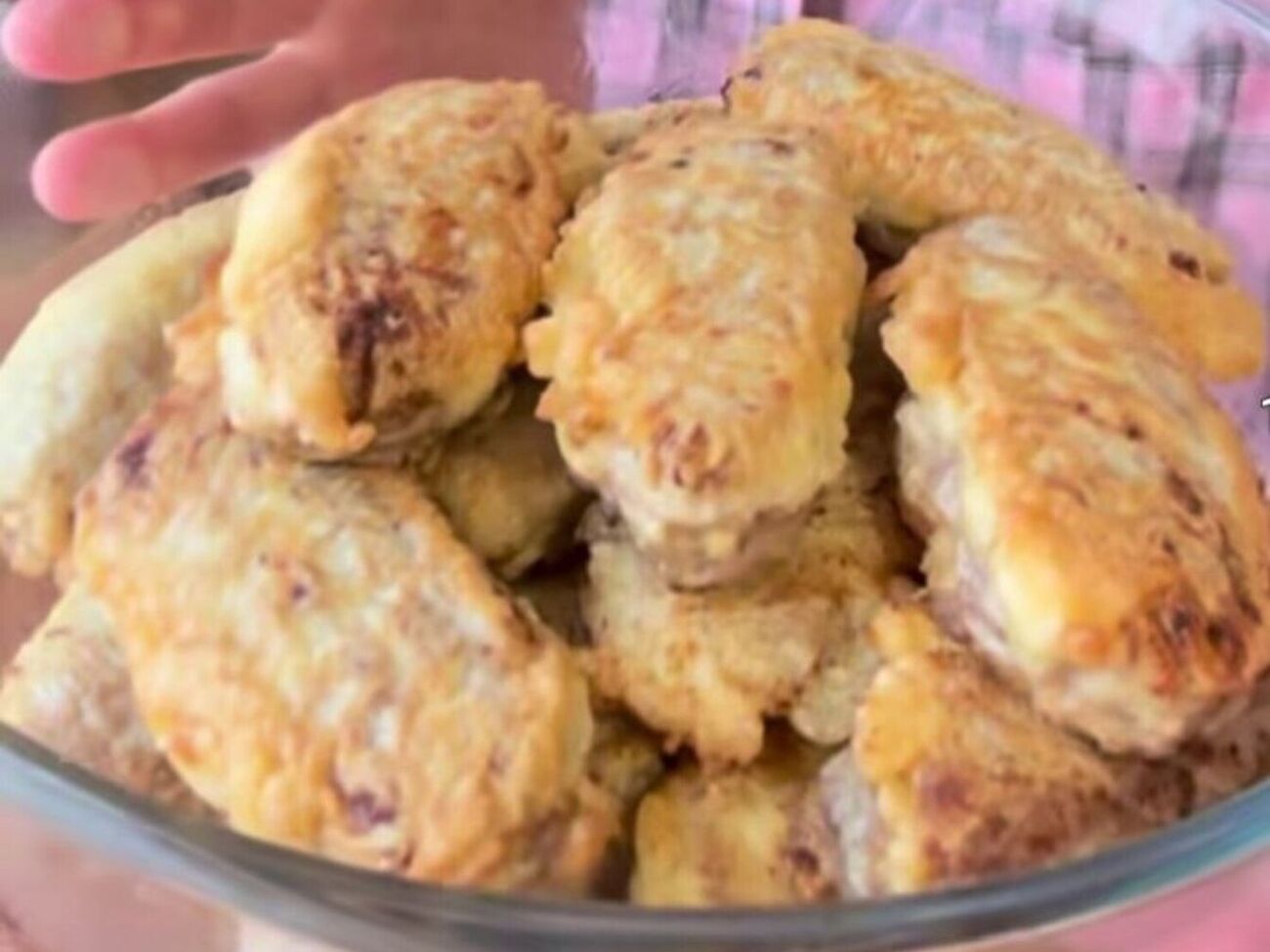 Для фаршу натріть картоплю на тертці