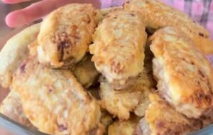 Для фаршу натріть картоплю на тертці