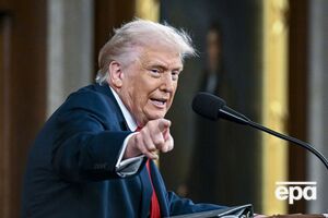 Український перукар-стиліст В'ячеслав Дюденко стверджує, що Трамп освітлює волосся