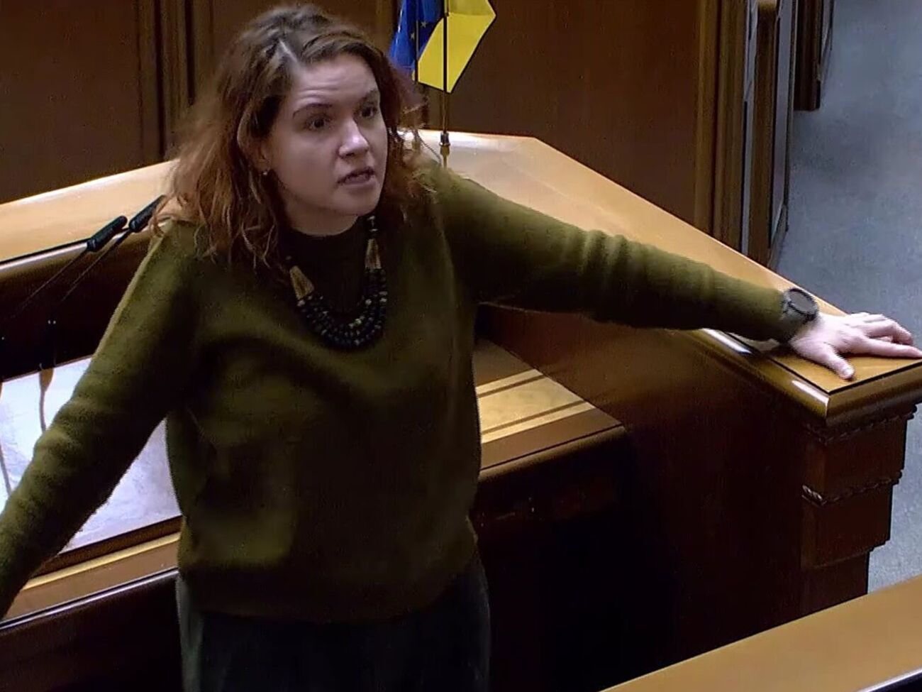 Безугла вимагала викликати Сирського