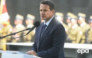 Тшасковський показав приміщення із польовим посудом, спальними мішками, ношами й ліжками