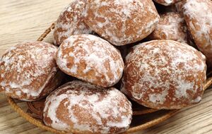 Для глазурі знадобляться лимонна кислота, вода і цукрова пудра