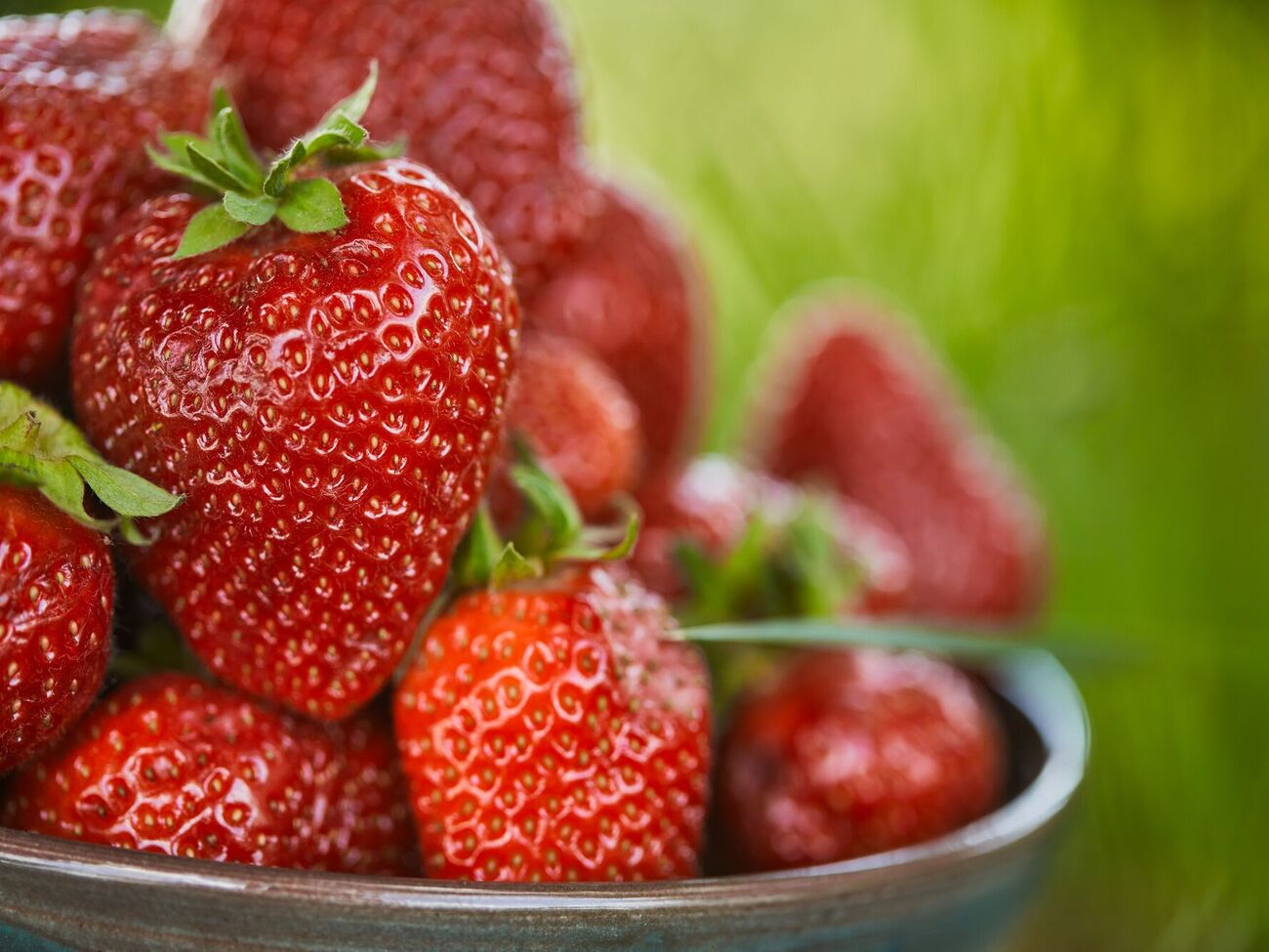 Полуниця цього сорту має дуже привабливий вигляд