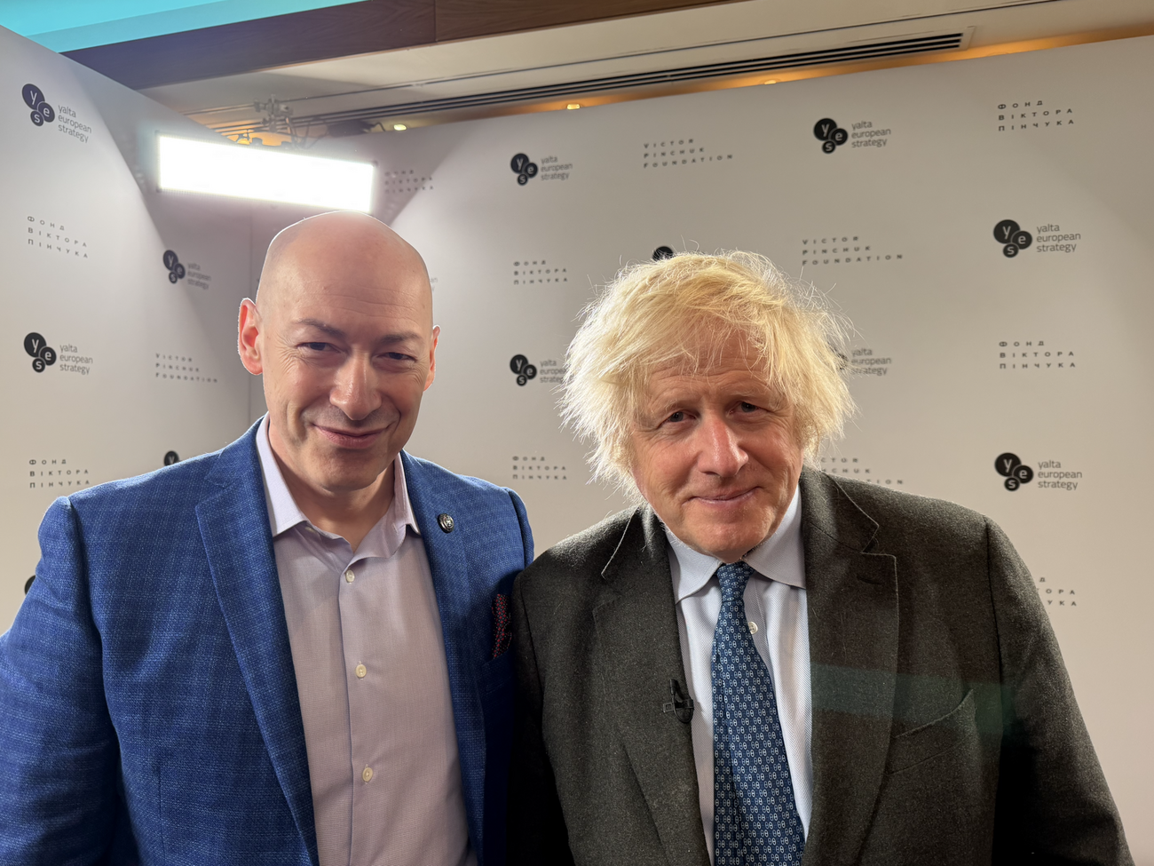 Страны Европы продолжают платить России за газ и нефть, подчеркнул Джонсон