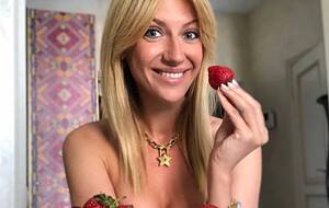 Нікітюк показала свіжі знімки