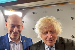 Джонсон: Многие люди были сильно развращены Эпштейном