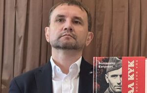 "Нужно прекращать это все" постепенно вытесняет "за что мы воюем". И это уже подрыв