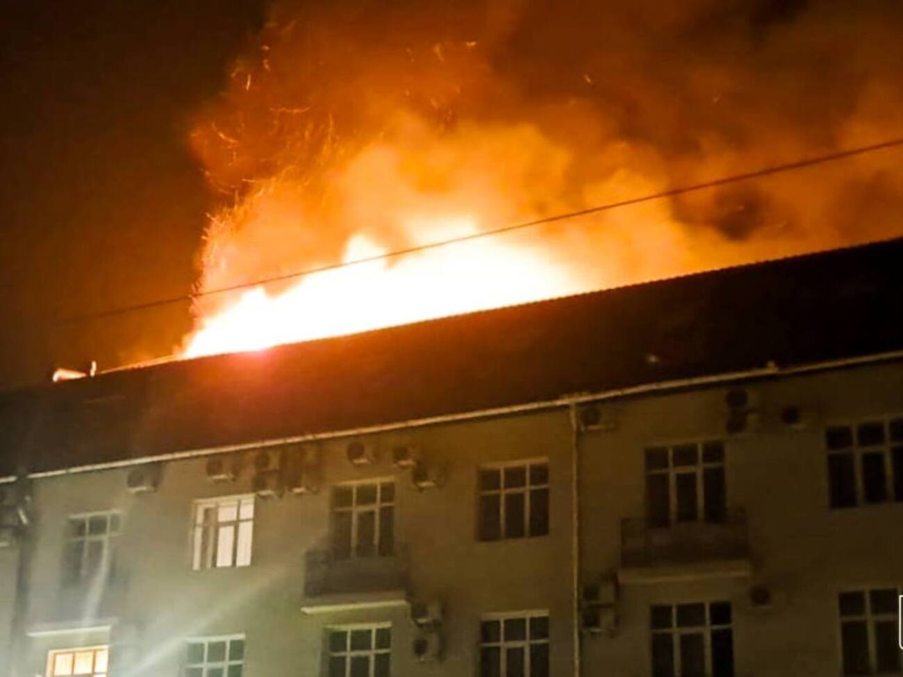 Утром 27 февраля россияне атаковали здание в центре Сум ударными беспилотниками