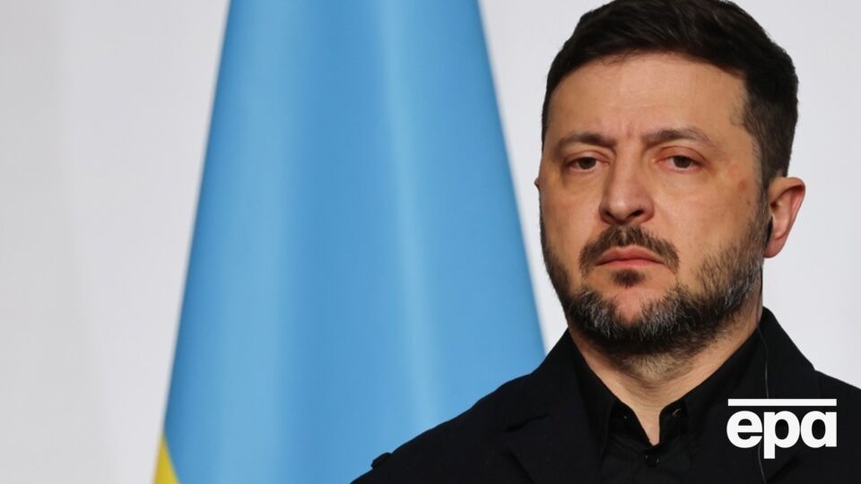 Зеленский рассказал о героических командах, которые возобновляли электроснабжение после атак РФ