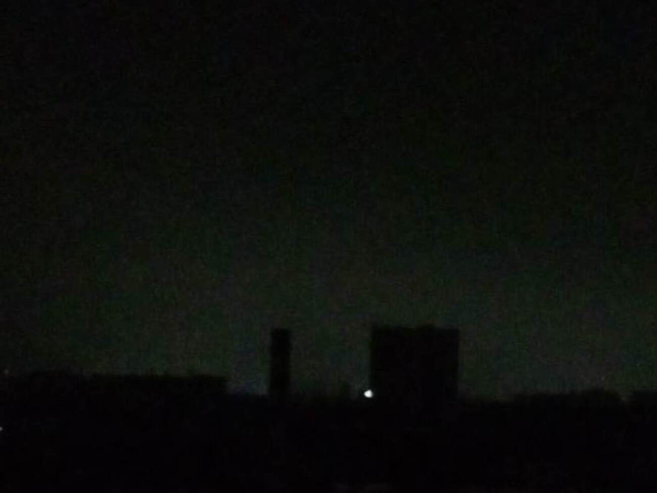 СМИ сообщили, что свет исчез из-за одного из прилетов по энергетической инфраструктуре Белгорода