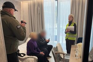 Во время обысков по месту жительства и в офисах фигурантов изъяли черновую документацию и наличные деньги в размере более 19 млн грн