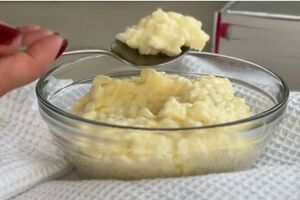 В готовую кашу добавьте ванилин для аромата