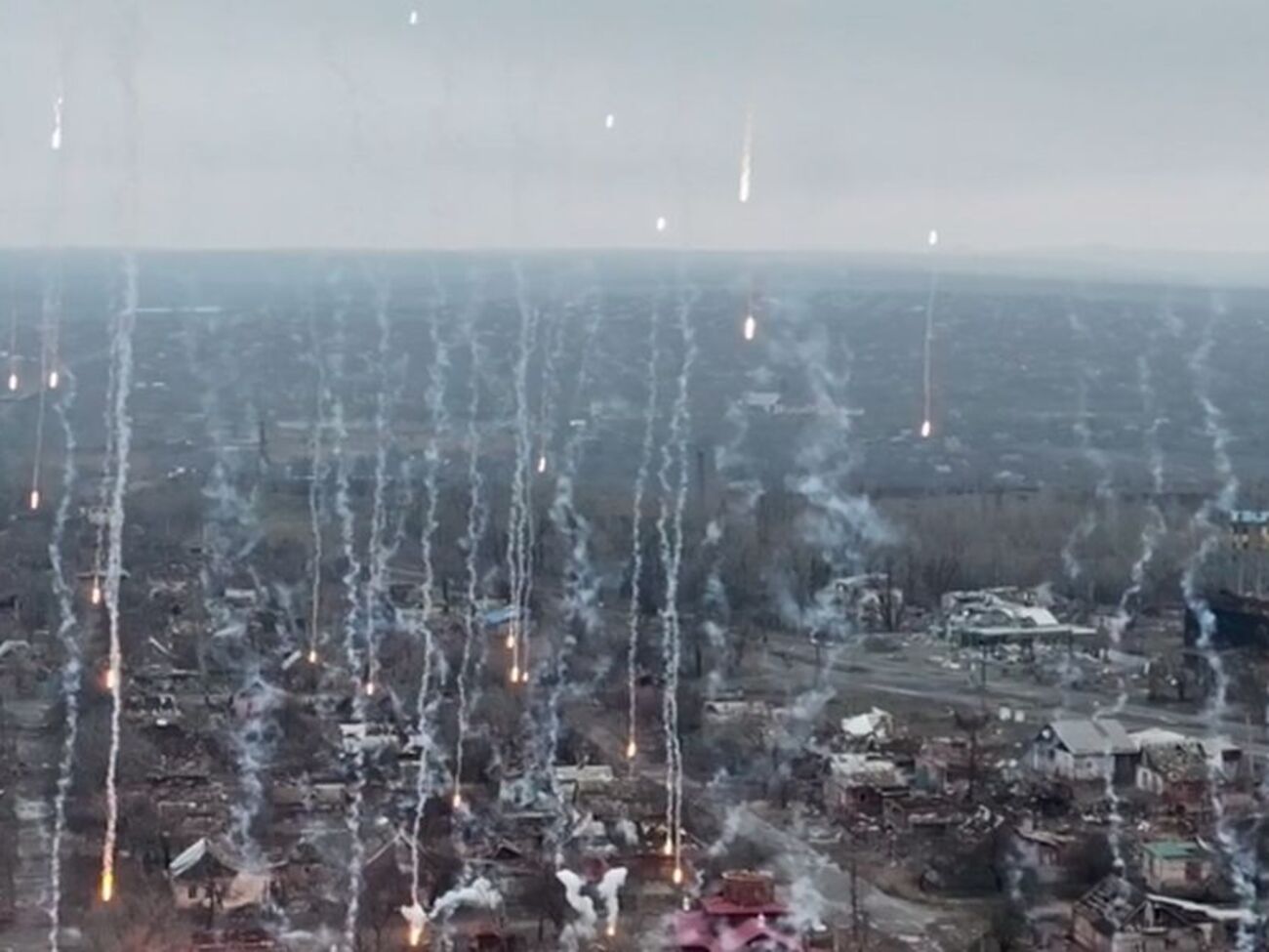 Окупанти випалюють Костянтинівку