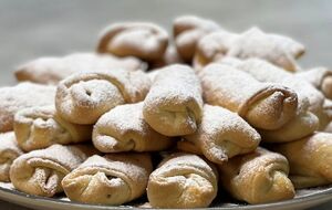 Готуйте рогалики 20 хвилин у духовці за температури 160 °С